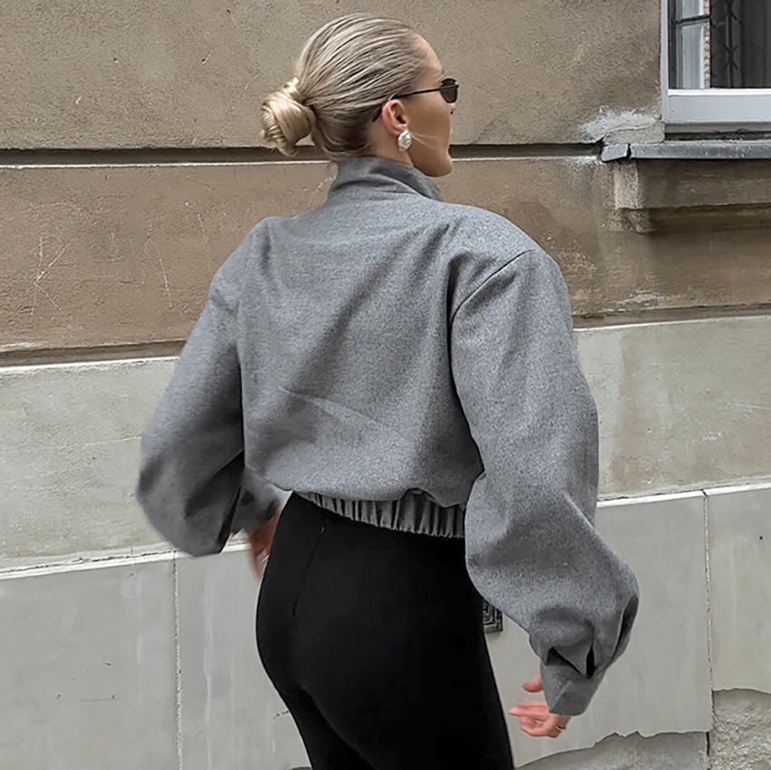Leichte, kurze Jacke mit Stehkragen für kühles Wetter