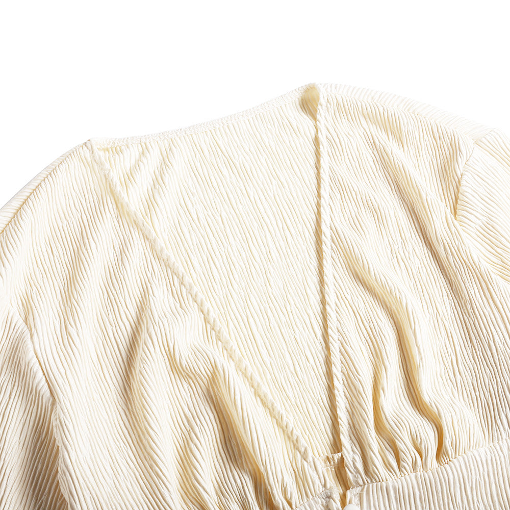 Trendiges Kleid mit tiefem Ausschnitt und Ballonärmeln