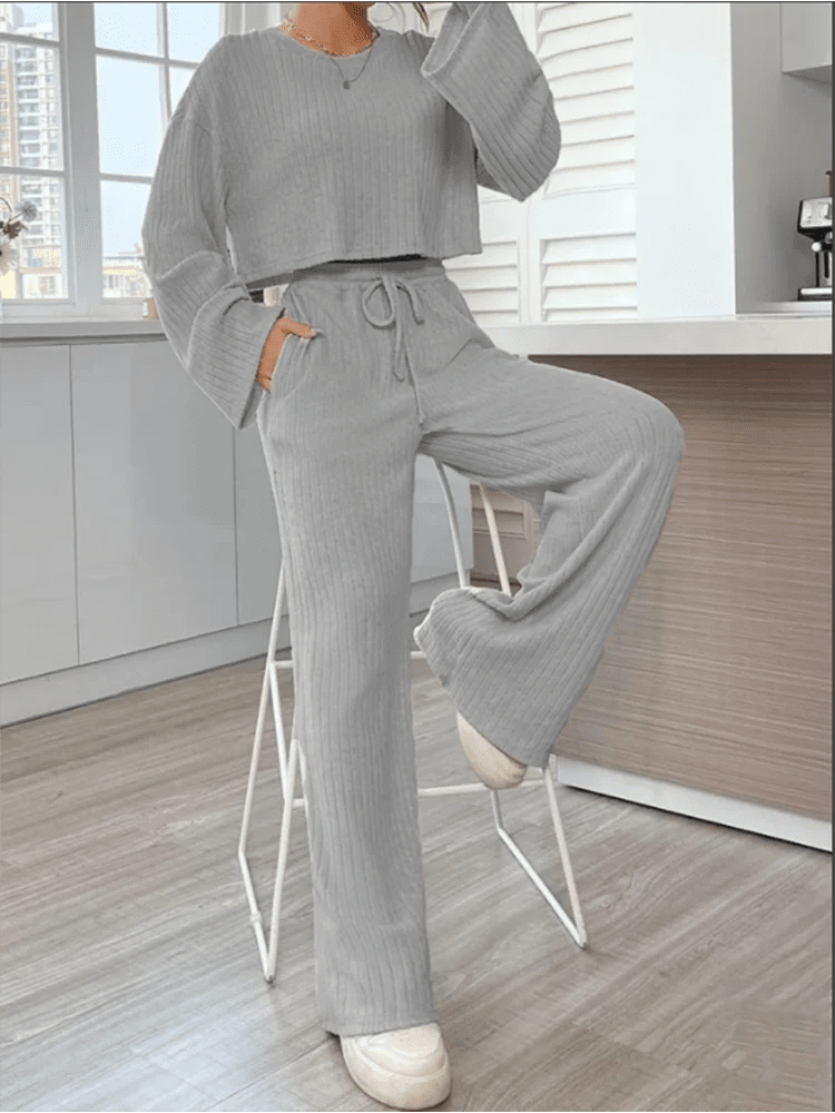 Casual Outfits - Everyday Ribbed Loungewear - Flared Sleeves & Wide Pants