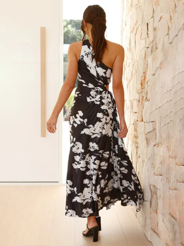 Elegant Dresses - Elegant Pleated Maxi Dress with Asymmetrical Neckline