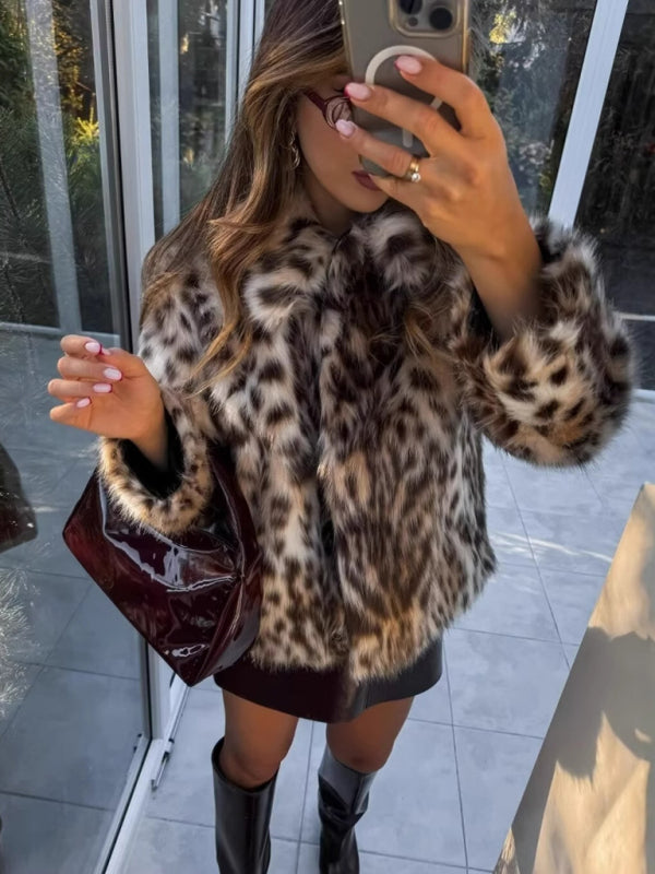 Jackets - Women's Trendy Leopard Faux Fur Jacket - Must-Have Outerwear