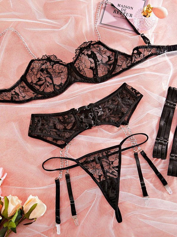 Lingerie - Elegant Lace Lingerie Set for Romantic Evenings and Special Occasions