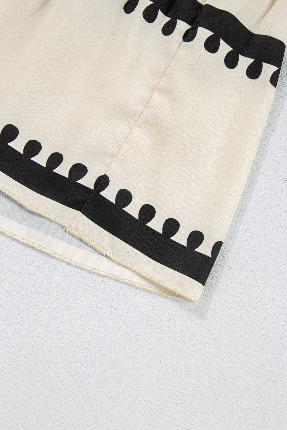 Mini Dresses - Casual Summer Dress with Geometric Print and Bow