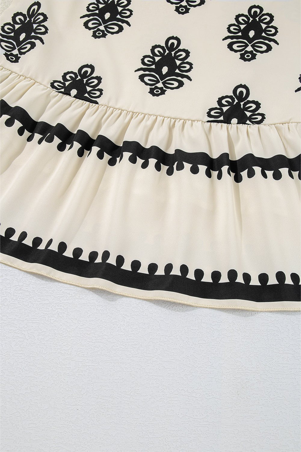 Mini Dresses - Casual Summer Dress with Geometric Print and Bow