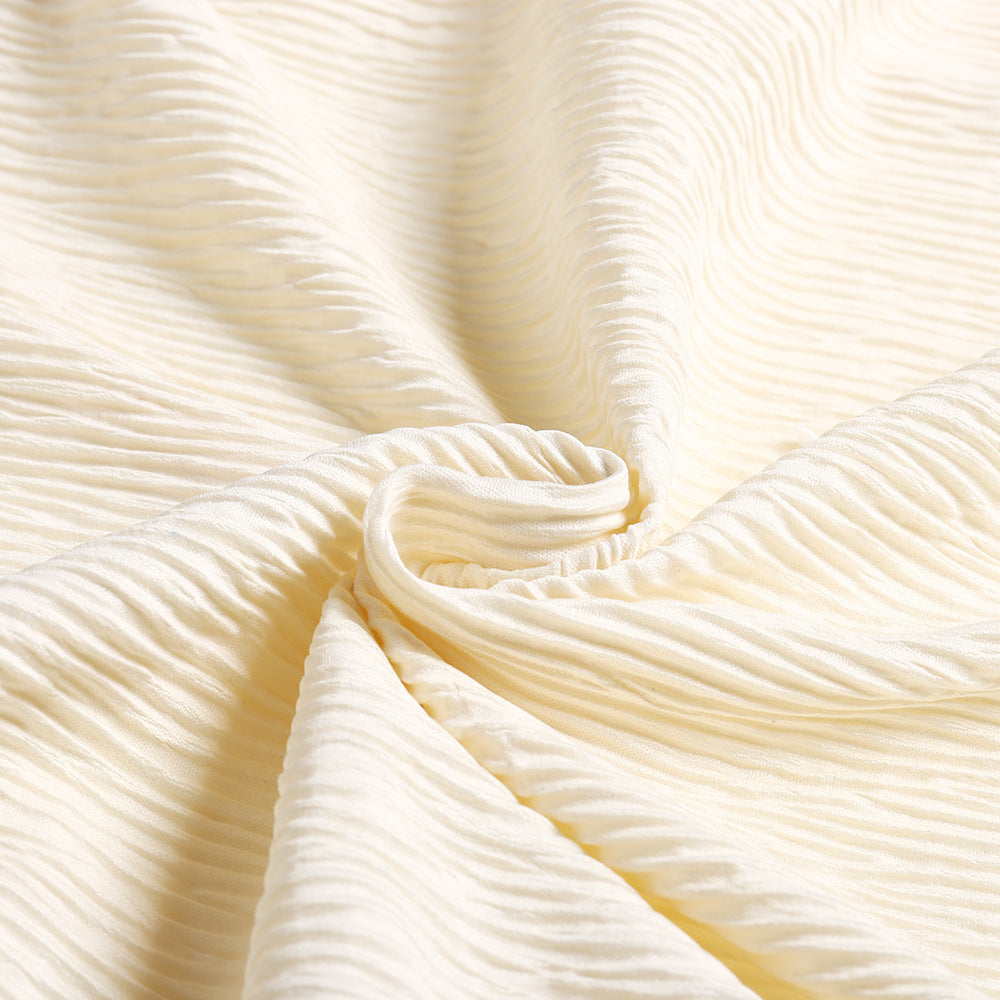 Trendiges Kleid mit tiefem Ausschnitt und Ballonärmeln