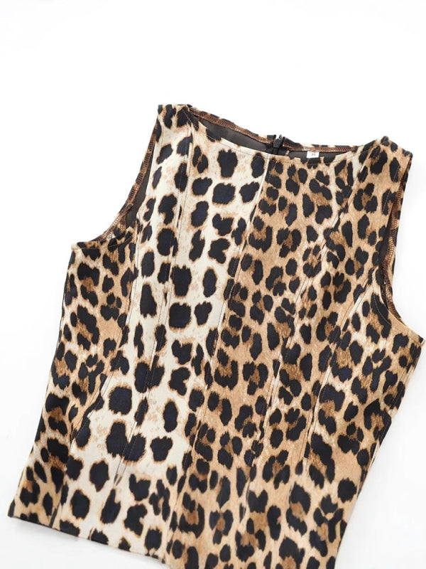 Casual Dresses - Animal print full skirt