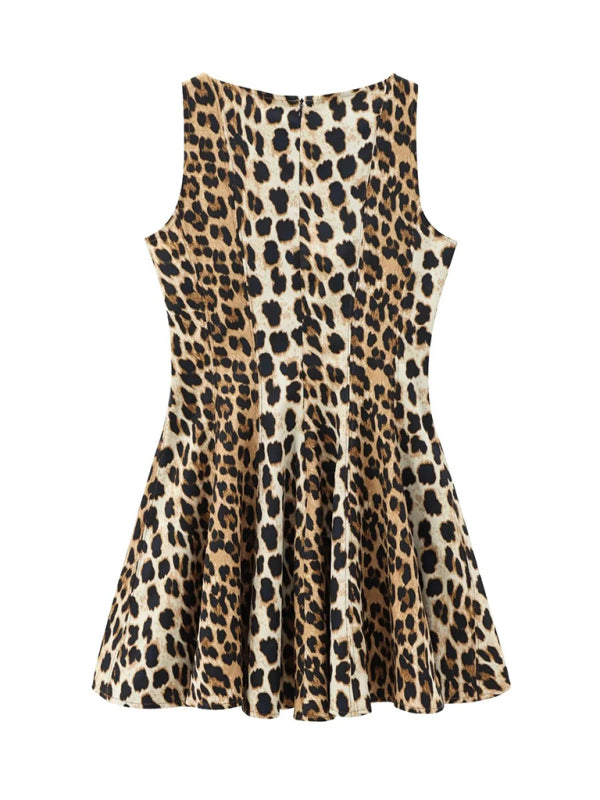 Casual Dresses - Animal print full skirt