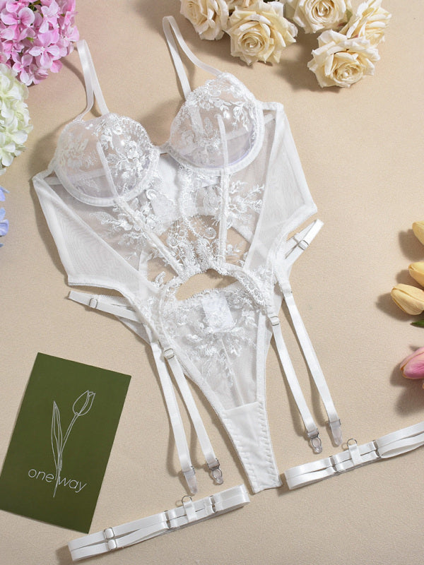 Lingerie - Embroidered sexy lingerie with fishbone corset three-piece set