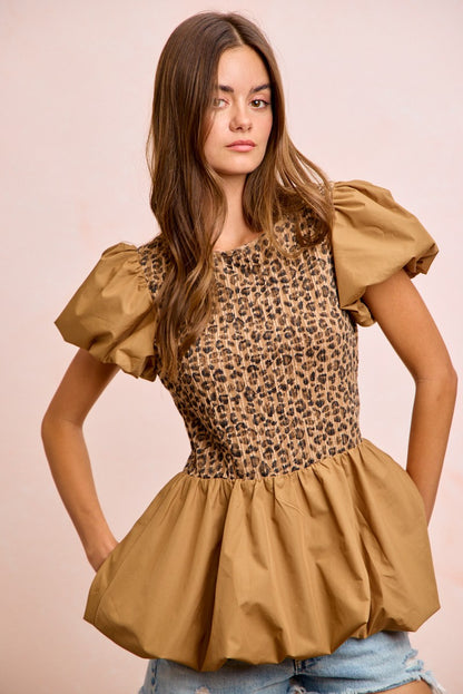  - BiBi Rib Texture Leopard Puff Sleeves Bubble Peplum Top