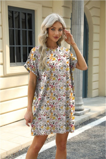 Casual Dresses - Loose Crew Neck Short Sleeve Printed Pocket Dress