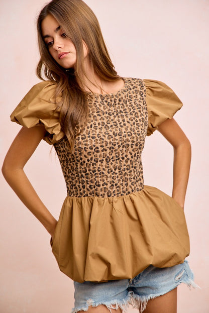  - BiBi Rib Texture Leopard Puff Sleeves Bubble Peplum Top