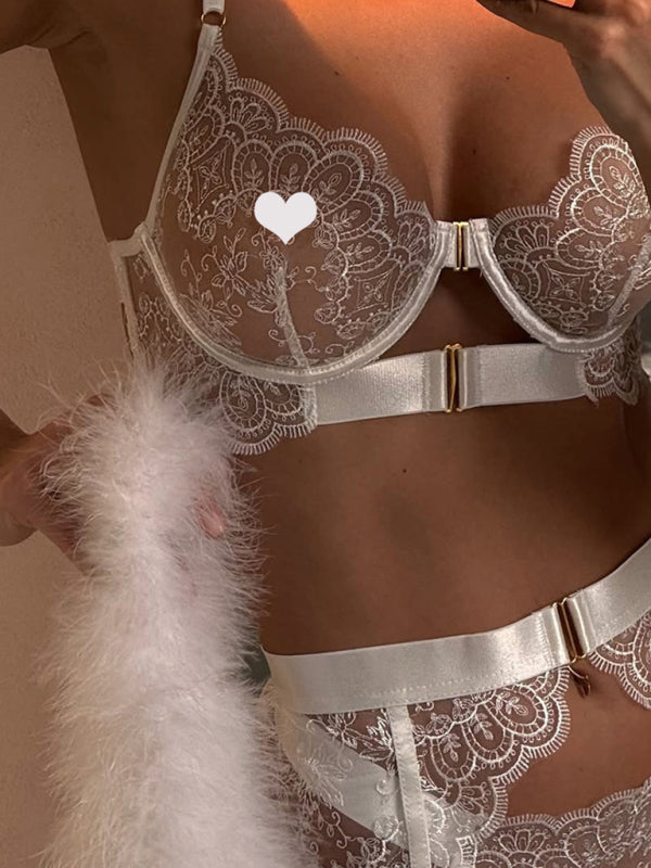 Lingerie - Elegant Bridal Lingerie Set with Garters for Special Evenings