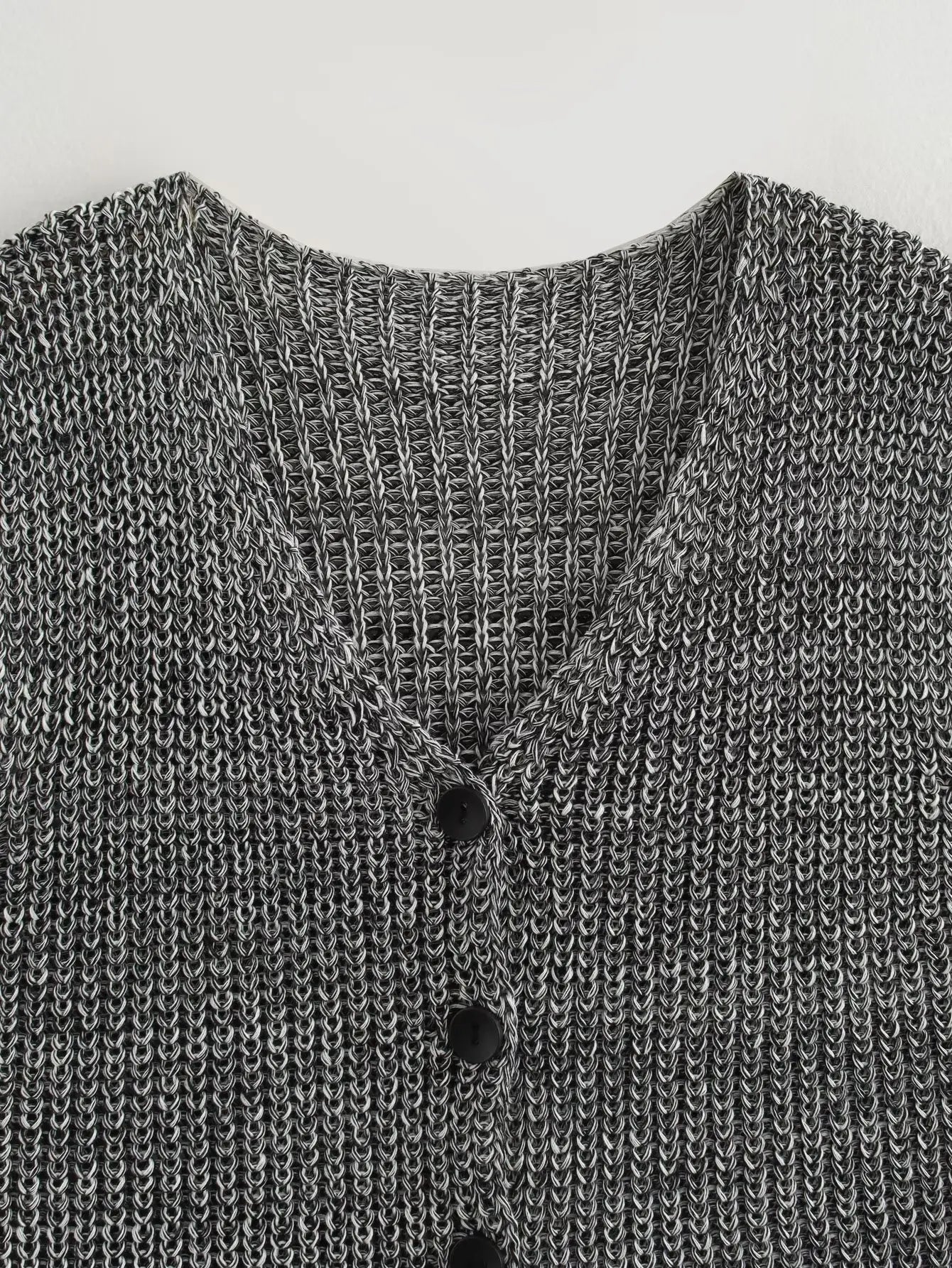 Knit Tops - Female Casual Slim Fit Sleeveless Single Breasted V Neck Crop Top Elegant Knit Vest for Women 2024 Fashion Lady Outwear