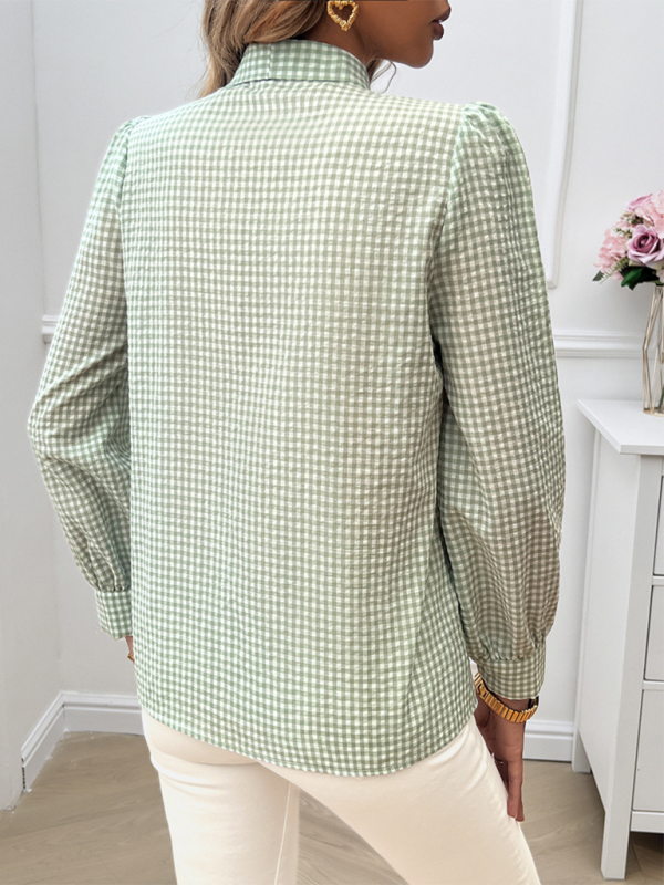 Elegante Gingham-Bluse mit Fliege – Perfekt fürs Büro