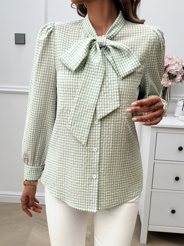 Elegante Gingham-Bluse mit Fliege – Perfekt fürs Büro