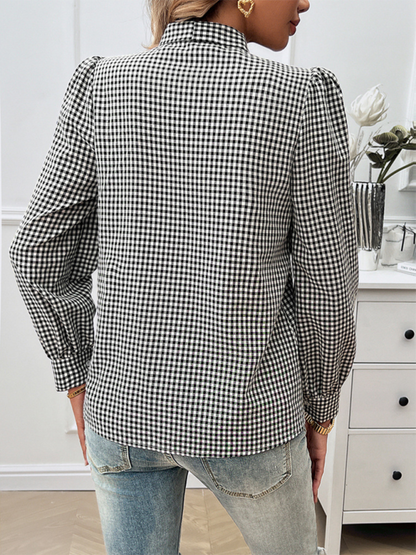 Elegante Gingham-Bluse mit Fliege – Perfekt fürs Büro