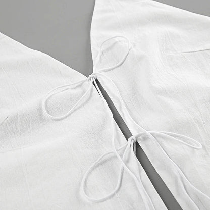 Weißes Neckholder-Set zum Binden und gefütterte Shorts für Damen