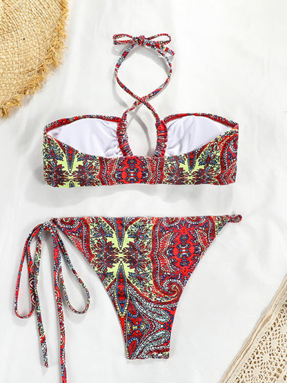 Zweiteilige Badebekleidung mit Polka Dots – Bandeau-BH und seitlich gebundener Bikini in Pfirsich