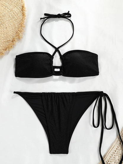Zweiteilige Badebekleidung mit Polka Dots – Bandeau-BH und seitlich gebundener Bikini in Pfirsich