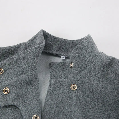 Leichte, kurze Jacke mit Stehkragen für kühles Wetter