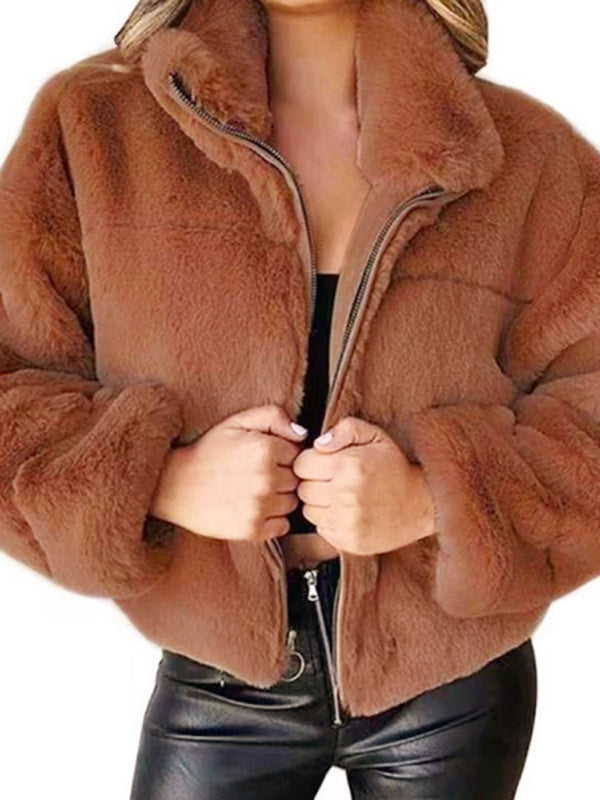 Jacke mit Stehkragen und Reißverschluss aus Kunstpelz