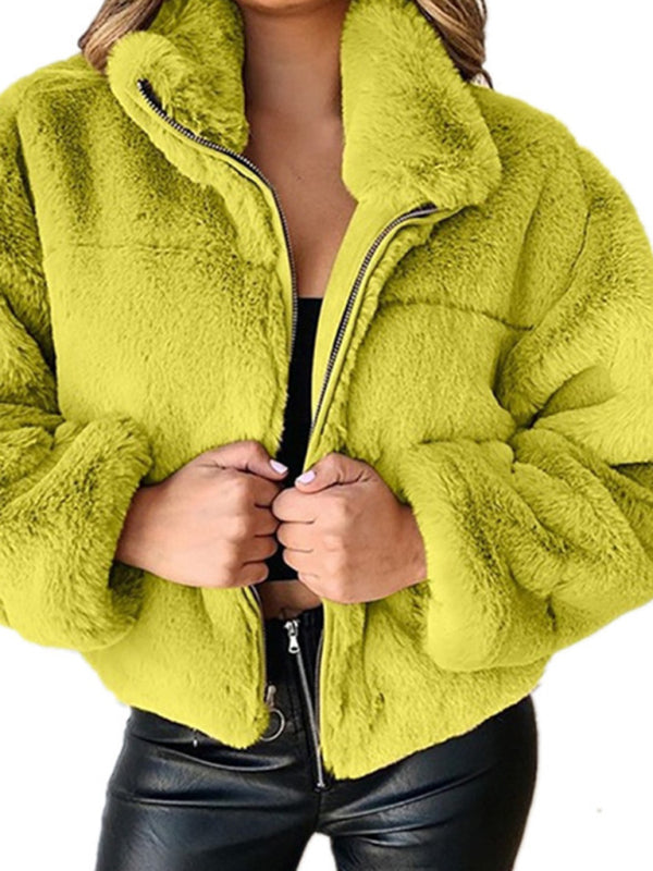 Jacke mit Stehkragen und Reißverschluss aus Kunstpelz
