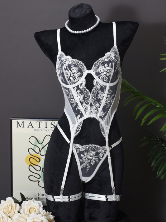 Lingerie - Embroidered sexy lingerie with fishbone corset three-piece set