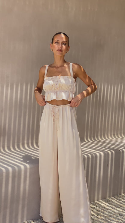 Zweiteiliger Freizeitanzug aus Satin – Cami-Crop-Top + Hosen-Set